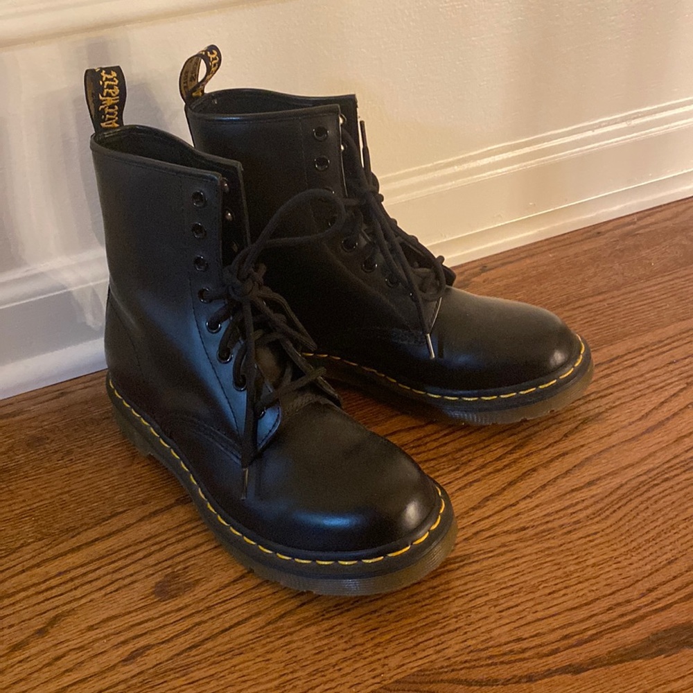 NEVER WORN DOC MARTENS